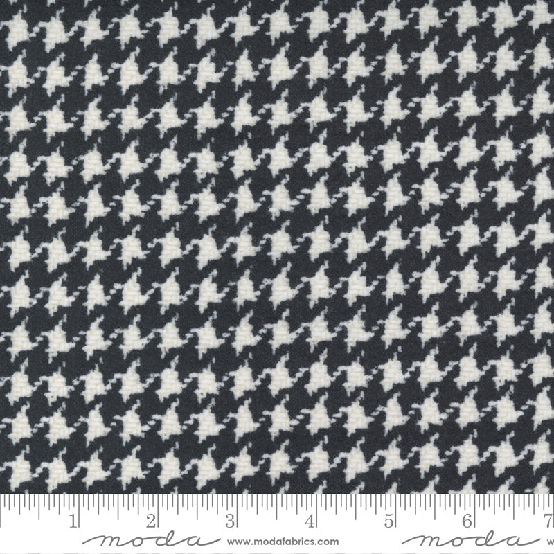Yuletide Gatherings Coal Houndstooth (Flannel)