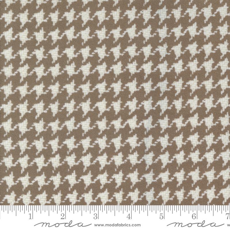 Farmhouse Flan III Cocoa 49270 13F Lg Houndstooth