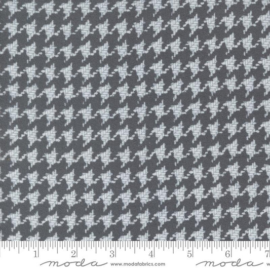 Farmhouse Flan III Graphite 49270 15F Lg Houndstooth